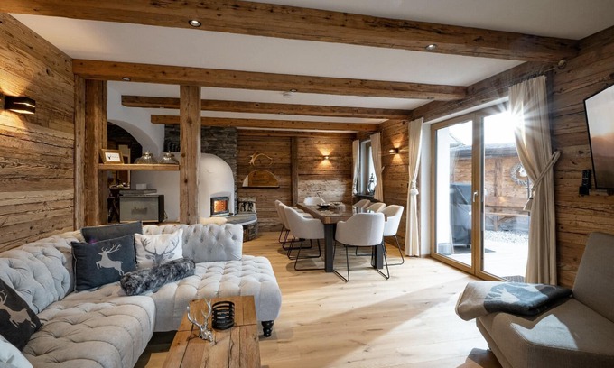 Moosen Apartment | "Alpine Lodge" holiday flat on the ski slope