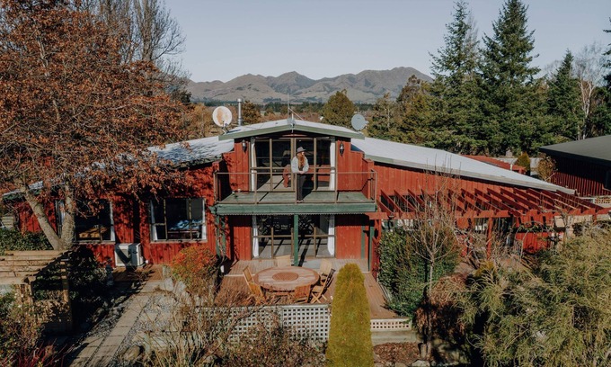 Hanmer Springs House | Alpine Springs Motel | Hot Tub | Pool Table