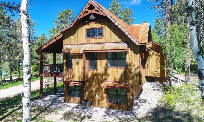 Lead Cabin | Alta Vista - beautiful scenery on the ski area!