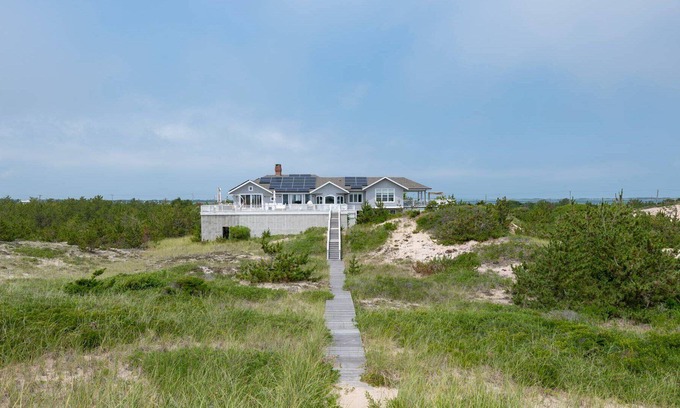 Napeague House | Amagansett Beachfront home, private pool, tennis