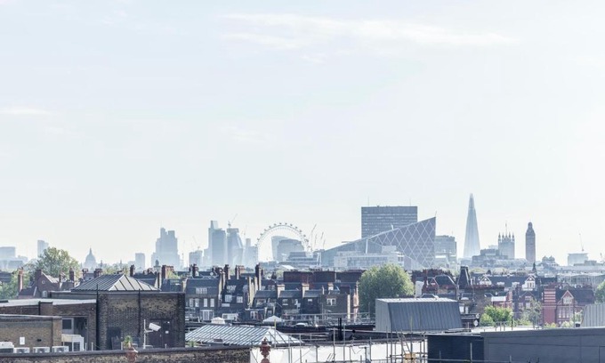 Brompton & Hans Town Apartment | Amanah Properties - Luxury 2 Bed Chelsea Cloisters London Skyline