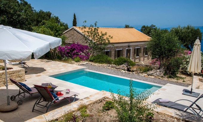 Koutsi Villa | Amara Villa - Three Bedroom Villa, Sleeps 6