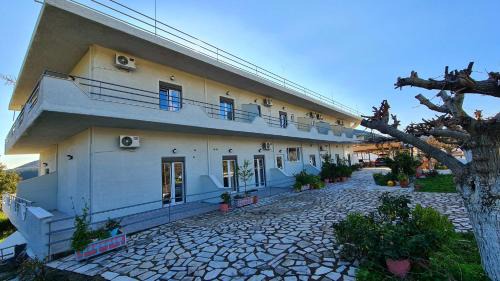 Marantochori Apartment | Amarandos Studios - Rooms & Apartments