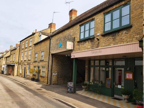 Charlbury Apartment | Amarelo apartment, Central Charlbury, 1 Super king bed