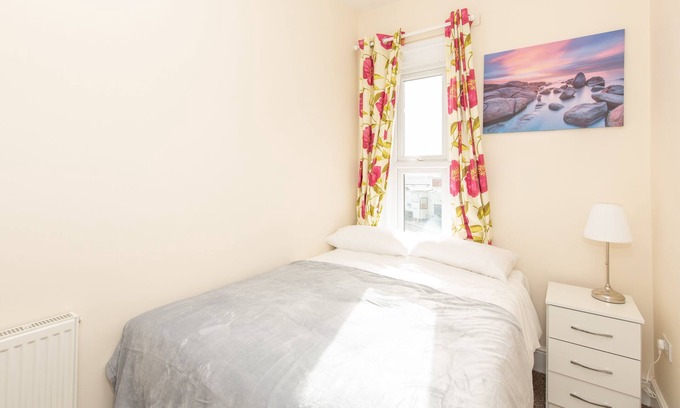 Southampton Apartment | Amazing 1 Bed Flat for Students with Parking