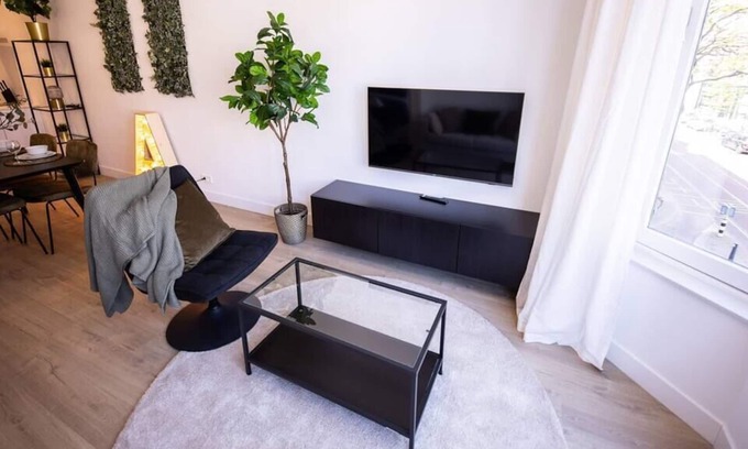 Delfshaven Apartment | Amazing 1 Bedroom Serviced Apartment 53m2 -NB304A-