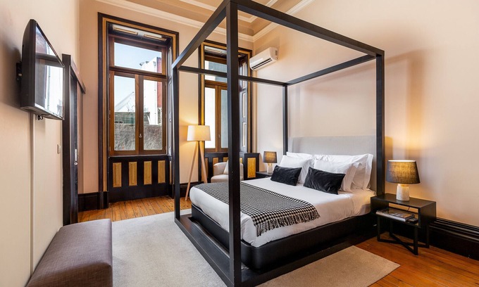 Centro / Baixa Apartment | Amazing 2-Bedroom Apartment in Bolhão Market