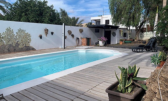 Costa Teguise Ski Chalet | Amazing 4 bedrrooms villa with private swimming pool