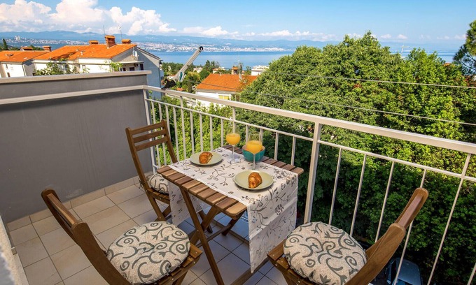 Lovran Apartment | Amazing apartment in Lovran with WiFi