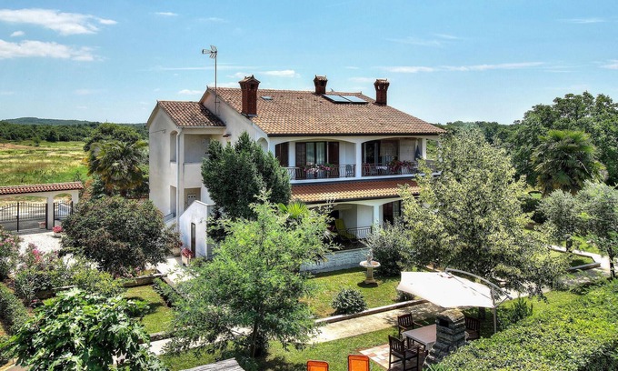 Mugeba Apartment | Amazing apartment in Porec with WiFi