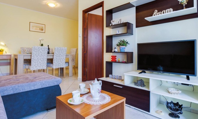 Zbandaj Apartment | Amazing apartment in Porec with kitchen