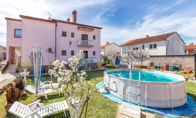 Valdebek Apartment | Amazing apartment in Pula with WiFi