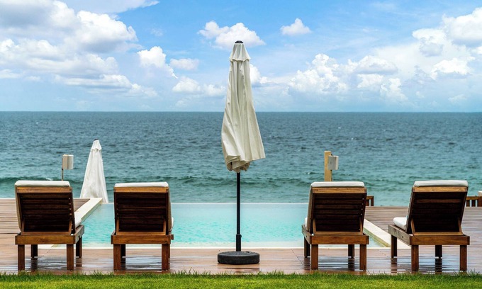 Litibu Villa | Amazing Beachfront Villa 13 Full Rooms With Bathroom