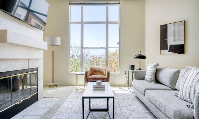 Central District Apartment | Amazing Fremont 2BR w/Pool, W/D & Gym, near TJ & WF, by Blueground