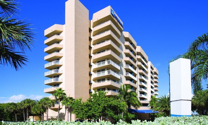 Pompano Beach Resort | Amazing golf, fishing, water sports