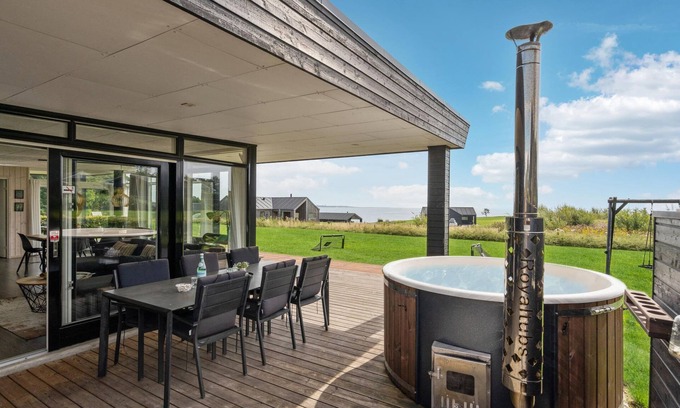 Kelstrup House | Amazing home in Haderslev with kitchen