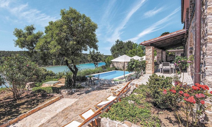 Kampor House | Amazing home in Kampor