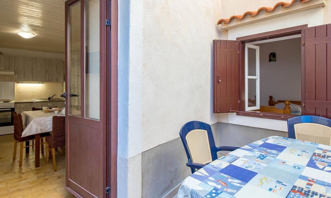 Susak House | Amazing home in Susak with kitchen