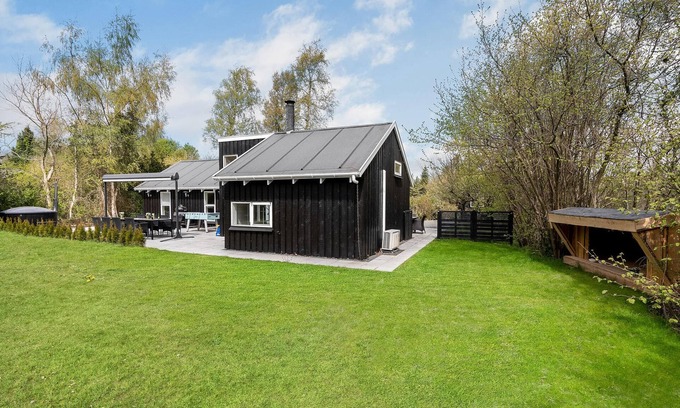 Bøtø By House | Amazing home in Væggerløse with sauna