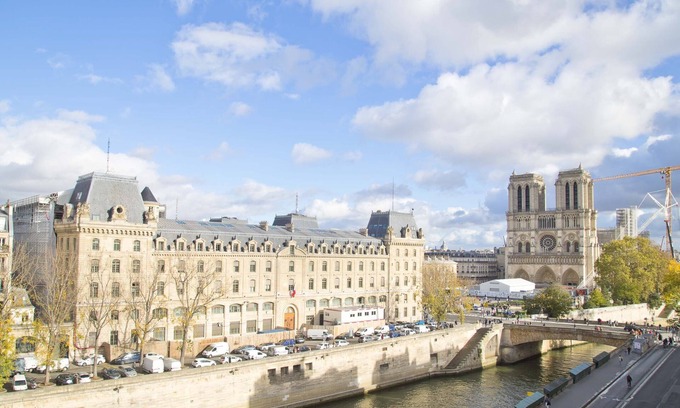 Sorbonne Apartment | Amazing Luxury Apt on Top floor with Elevator - Crazy View!