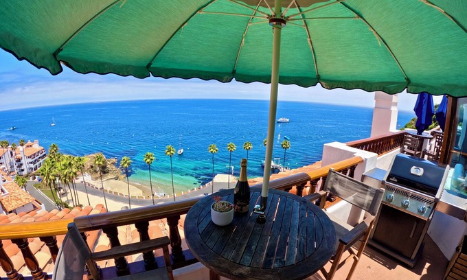 Avalon Villa | Amazing Luxury ocean front Hamilton Cove Villa w/electric cart