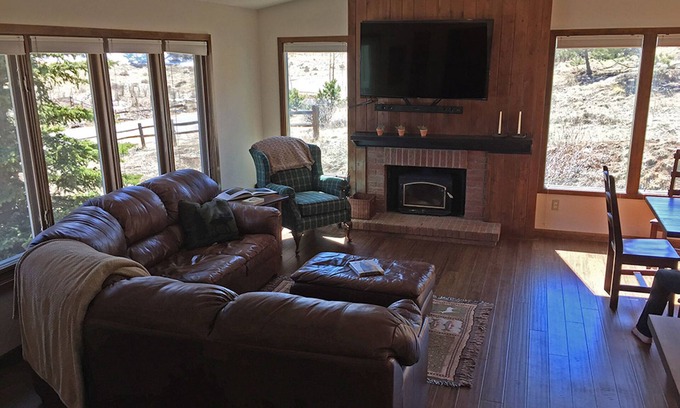 Carriage Hills House | Amazing Mountain Views, Tri-Level Home With A Large Deck, Close To Town. Hot Tub