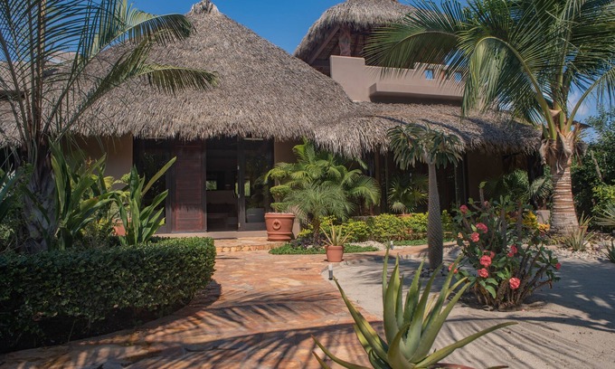 Santa Maria Colotepec House | Amazing Oaxaca style 3B 4.5 bath home/Pool /ocean view , 300 steps to beach,