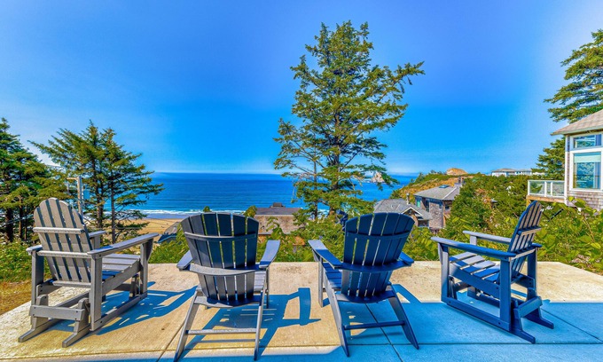 Oceanside House | Amazing ocean-view escape with seven bedrooms, scenic patios, & modern interior