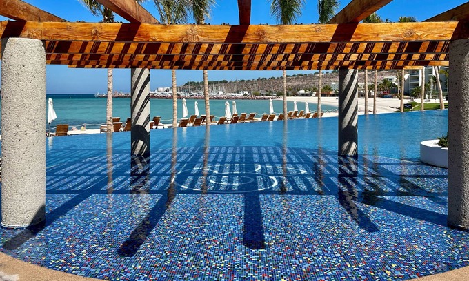 La Paz Apartment | Amazing Oceanview Suite with Beach Club Access & Golf Cart