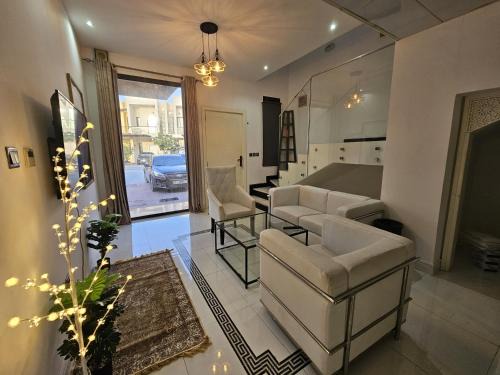 Dubai Villa | Amazing One-Bedroom Villa TownHouse