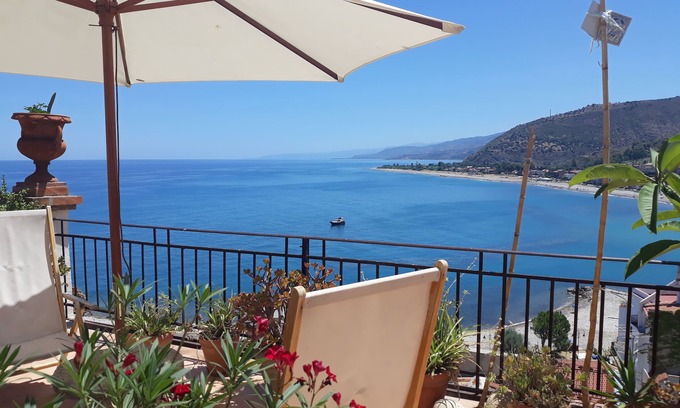 Castel Di Tusa House | Amazing panoramic terrace in Castel di Tusa - air conditioning & wi-fi