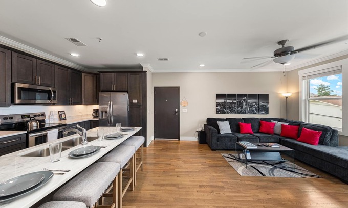 The Nations Condo | Amazing Reviews-Great Location-Minutes To Downtown!