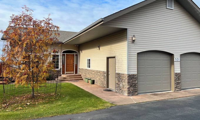 Soldotna House | Amazing view, perfect for large families, central Kenai Peninsula location!