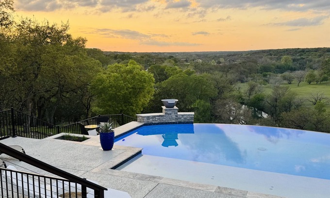 Spring Branch House | Amazing Views on over 4 acres-River access-infinity pool-Hot Tub
