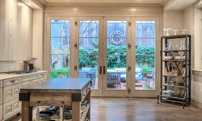 Adams Morgan House | Ambassador life in Kalorama with Free Parking and Private Outdoor Patio