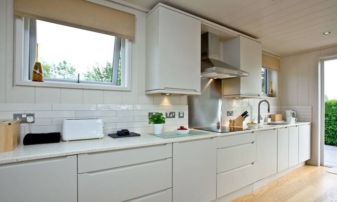 Cheddar Cabin | Amber Lodge, Strawberryfield Park - a lodge that sleeps 2 guests in 1 bedroom