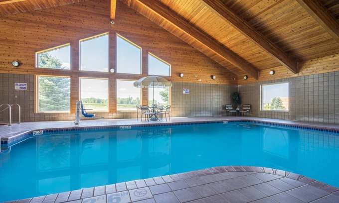 Baldwin Hotel | AmericInn by Wyndham Baldwin