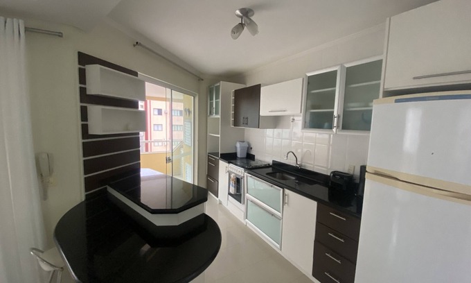 Castelo Branco Apartment | Amplo apartamento, 3 dormitórios, sacada com churrasqueira