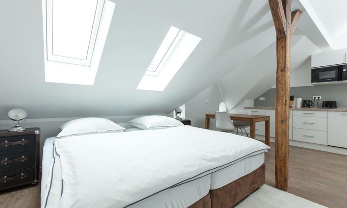 Siegburg Apartment | AMSTERDAM · CHILLINGHOUSE # 6, 3 Min. vom ICE, NETFLIX, Garten