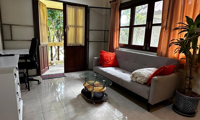 Maret House | Amy Garden One Bedroom Home