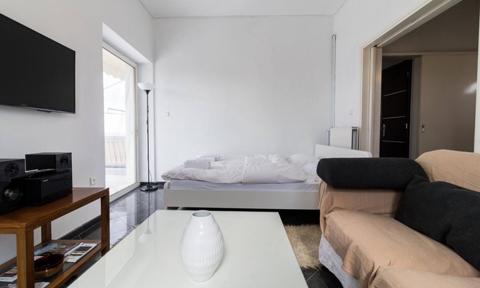 Nea Smirni Apartment | An Adorable Apartment in Athens