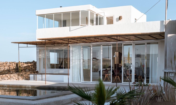 Lajares Villa | An architectural oasis with large swimming pool, along a breath-taking scenery.