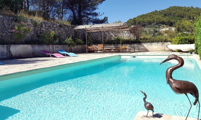 Auriol Cottage | An old barn and all Provence within reach .
