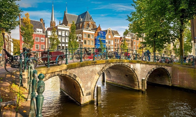 Amsterdam West House | AN URBAN RESIDENCE JUST 5 MINUTES FROM JORDAAN