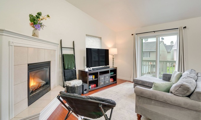 Campbell Park Condo | Anchorage Condo w/Mountain View: 6 Mi to Downtown