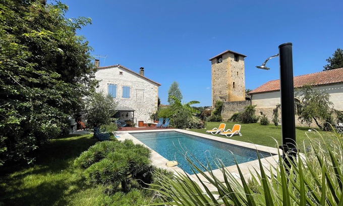 Beauchalot House | Ancien Presbytère du 17eme sur 1750 m2 de Jardin