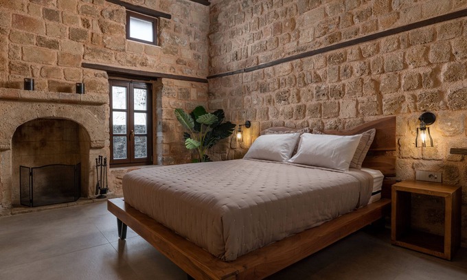 Rhodes Old Town Apartment | Ancient Knights Luxury SuitesnSir Henry Suite 6