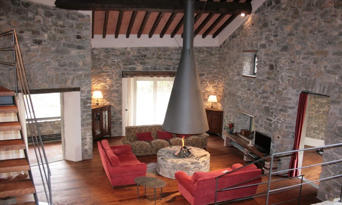Gassano Villa | Ancient mill-Tuscany. PRIVATE POOL- near to CINQUE TERRE-barbecue-river-wifi