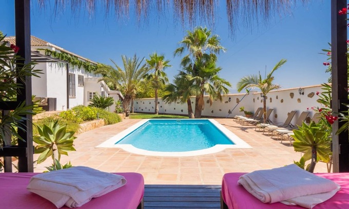 Alhaurin de la Torre Cottage | Andalusian Villa with heated pool and private garden