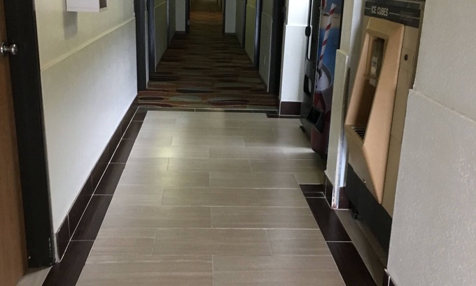 Chesterfield Hotel | Anderson Chesterfield Travel Inn